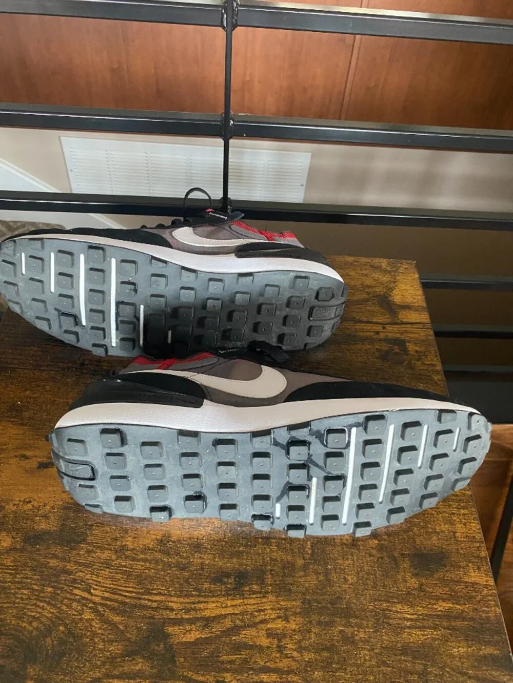 Nike Waffle One, Black/White/Siren Red, Men's 9
